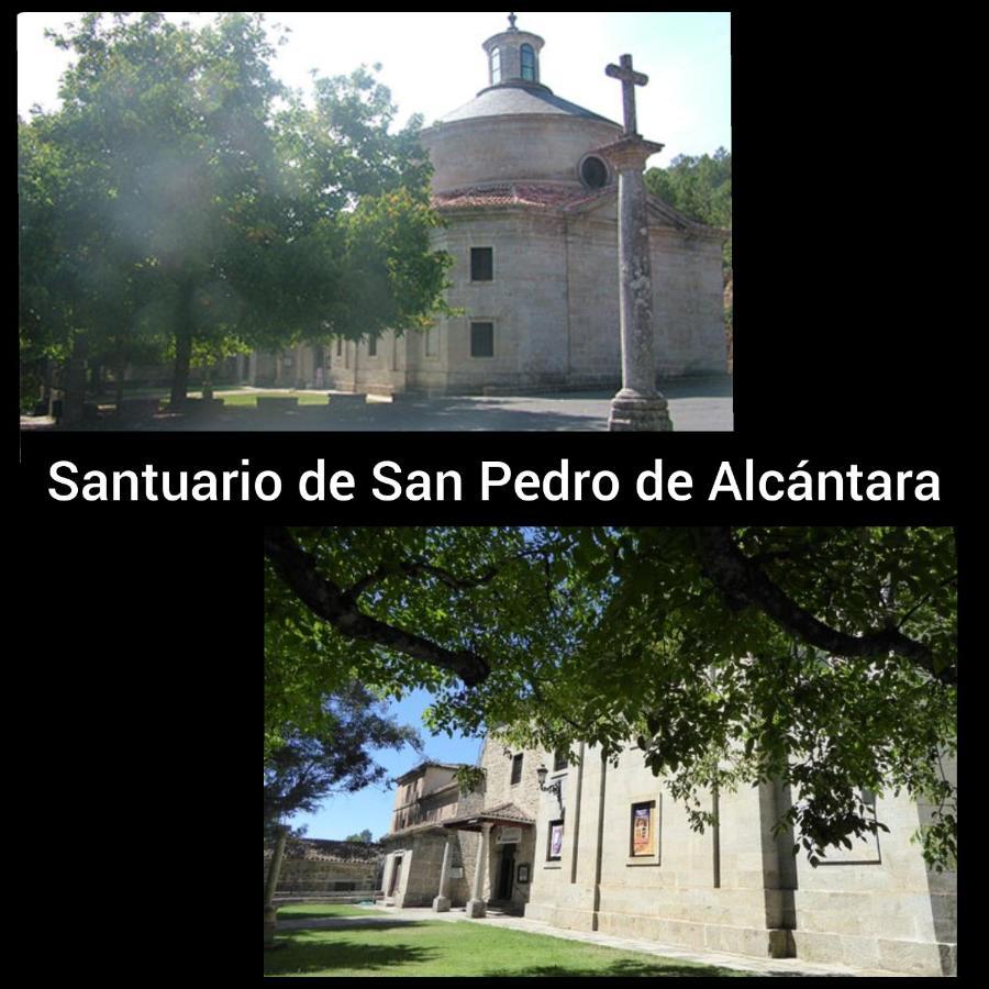Los Callejones Arenas de San Pedro Bagian luar foto