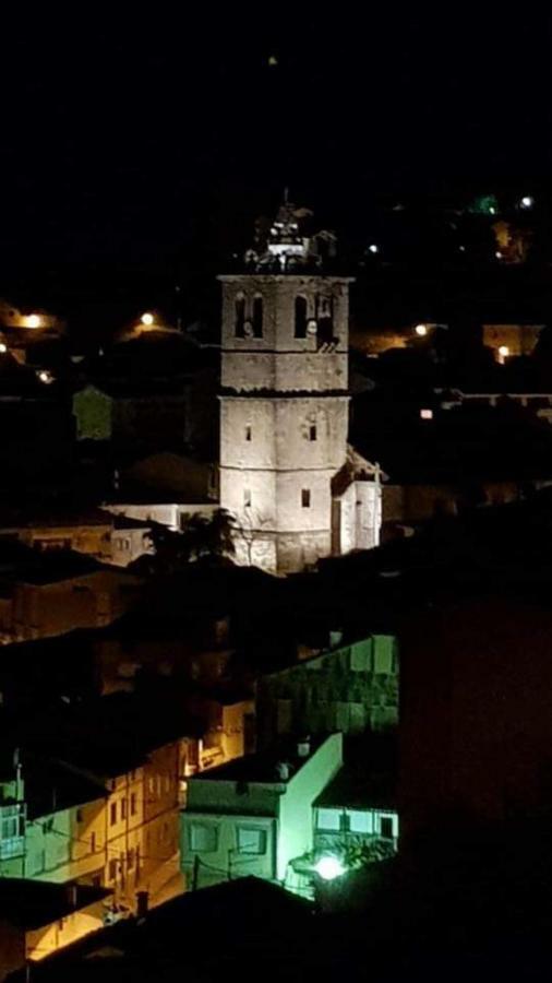 Los Callejones Arenas de San Pedro Bagian luar foto